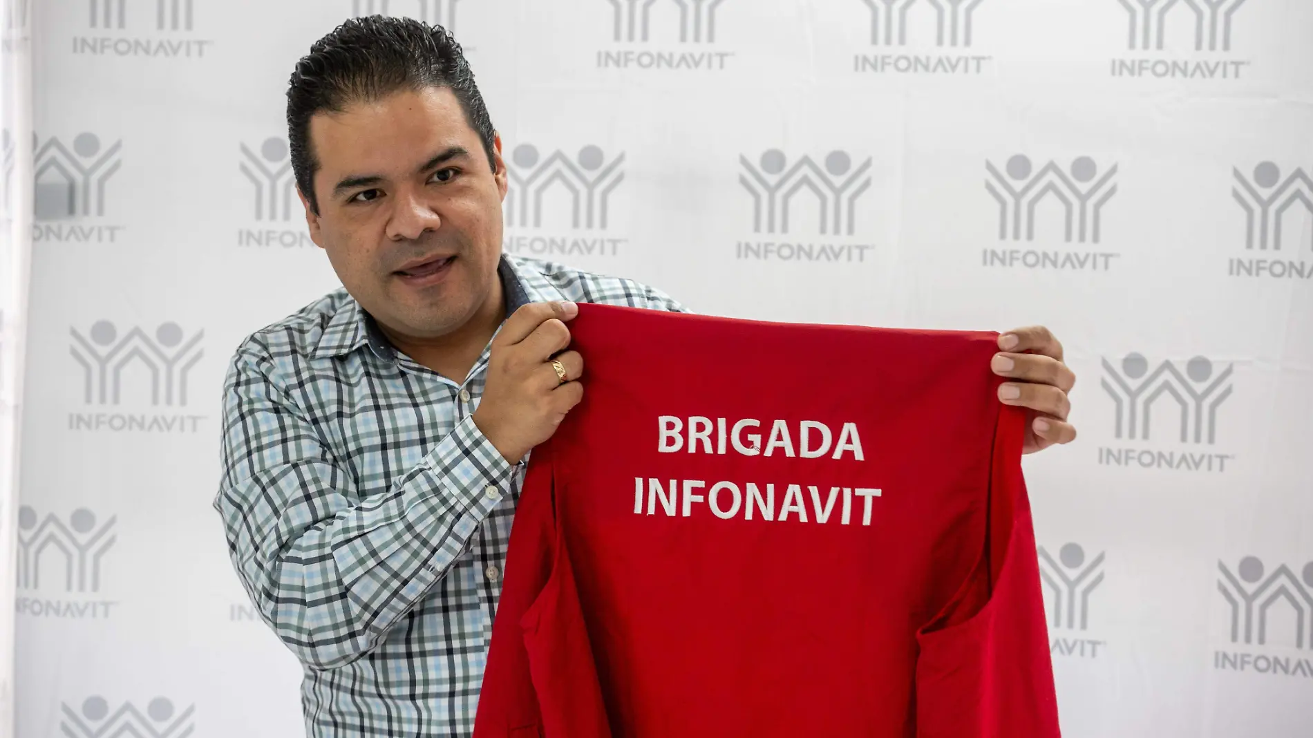 Brigada Infonavit, Mario Delgado Rojas (1)